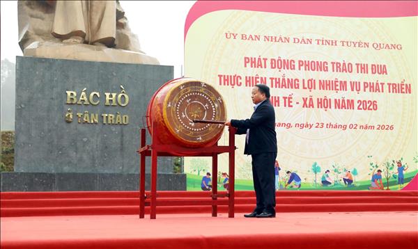 Thi đua ái quốc gắn với triển khai các nghị quyết quan trọng