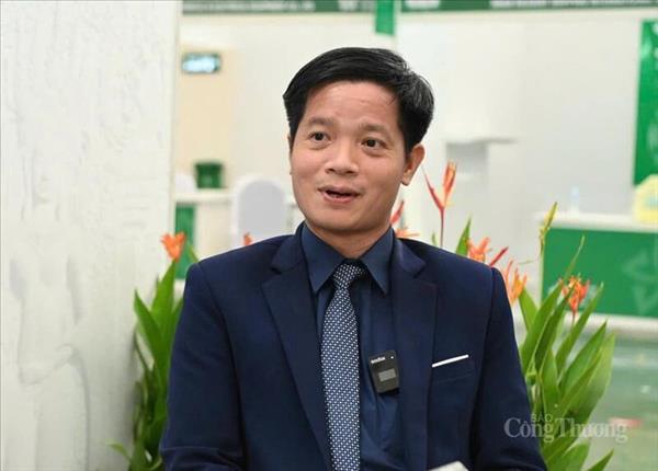 ການ​ຮ່ວມ​ມື​ດ້ານ​ການ​ຄ້າ​ເຂ​ດ​ຊາຍ​ແດນ ຫວຽດ​ນາມ - ກຳ​ປູ​ເຈຍ ປະ​ກອບ​ສ່ວນ​ຫັນ​ເປົ້າ​ໝາຍ​ນຳ​ວົງ​ເງິນ​ການ​ຄ້າ​ສອງ​ຝ່າຍ​ບັນ​ລຸ 20 ຕື້ USDໃຫ້​ປະ​ກົດ​ຜົນ​ເປັນ​ຈິງ