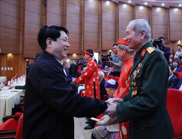State President pays Lunar New Year visit to Lao Cai province