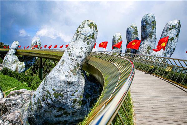 Golden Bridge enters top bridges of the world