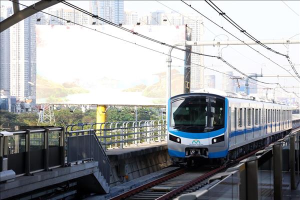 Ho Chi Minh City Metro Line 1 serves over 570,000 passengers during Tet peak