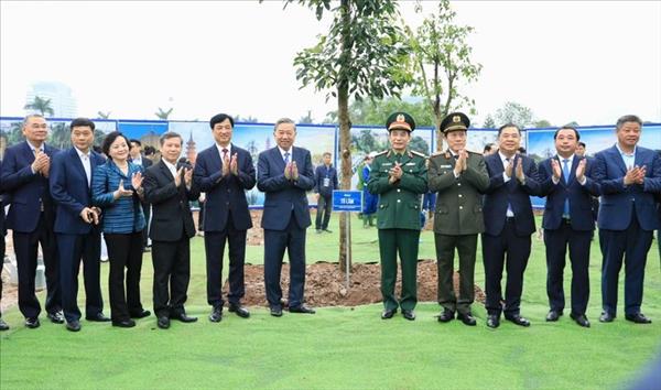 ທ່ານເລ​ຂາ​ທິ​ການ​ໃຫຍ່ ໂຕ​ເລິມ: ປູກ​ຕົ້ນ​ໄມ້​ໃນ​ມື້​ນີ້​ເພື່ອ​ສ້າງ​ຄວາມ​ຜາ​ສຸກ​ໃຫ້​ແກ່​ອະ​ນາ​ຄົດ