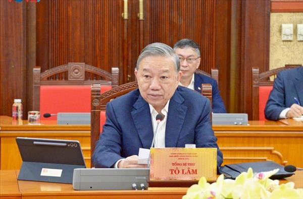 ຍູ້​ແຮງ​ການ​ປະ​ຕິ​ບັດ​ບັນ​ດາ​ຄາດ​ໝາຍ​ເສດ​ຖະ​ກິດ​-ສັງ​ຄົມ, ສຸມ​ໃສ່​ແກ້​ໄຂ​ຄວາມ​ຫຍຸ້ງ​ຍາກ​ໃຫ້​ແກ່​ການ​ຜະ​ລິດ​ດຳ​ເນີນ​ທຸ​ລະ​ກິດ