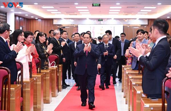 លោកនាយករដ្ឋមន្ត្រី ហ្វាម មិញជីញ អញ្ជើញទៅទស្សនានិងធ្វើការនៅបណ្ឌិត្យសភាវិទ្យាសាស្ត្រសង្គមវៀតណាម