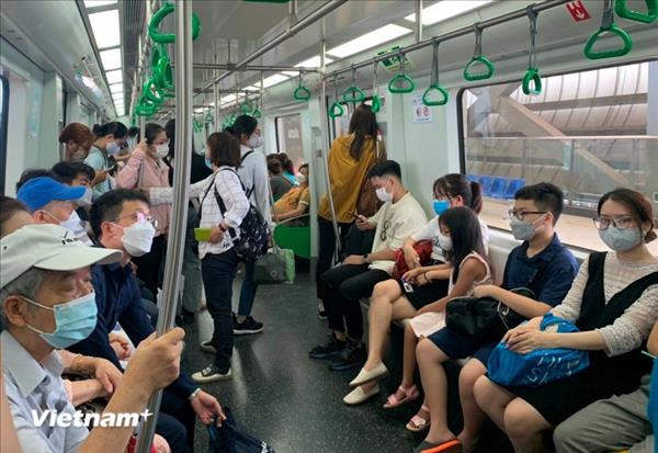 Public transport in Hanoi sees higher ridership during Tet