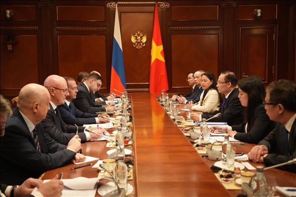 トー・ラム党書記長特使、ロシア主要政党指導部と会見