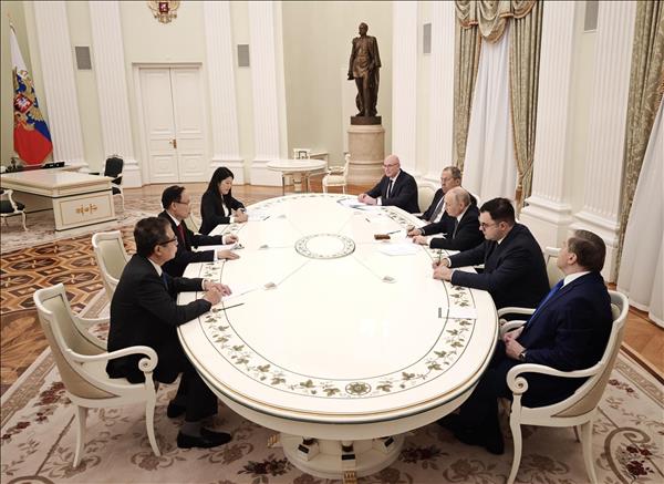Party leaders special envoy meets with Russian President