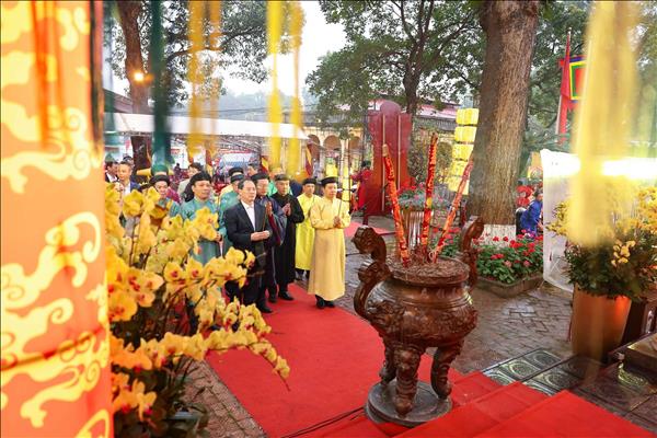 Dâng hương Khai Xuân Bính Ngọ tại Hoàng thành Thăng Long