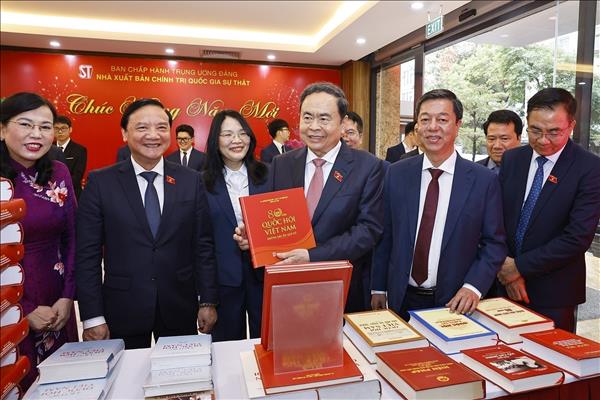 NA Chairman calls for strong reform in communications on political, legal publications