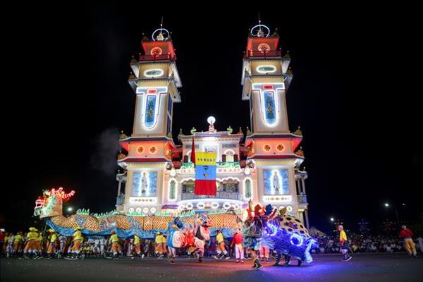 Tây Ninh bùng nổ sức hút du lịch mùa lễ hội tháng Giêng