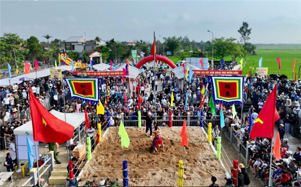 ແນະ​ນຳ​ກ່ຽວ​ກັບ​ງານ​ບຸນ ມວຍ​ປ້ຳ​ ໃນ​ໂອ​ກາດ​ບຸນ​ປີ​ໃໝ່​ປະ​ຈຳ​ຊາດ ຫວຽດ​ນາມ