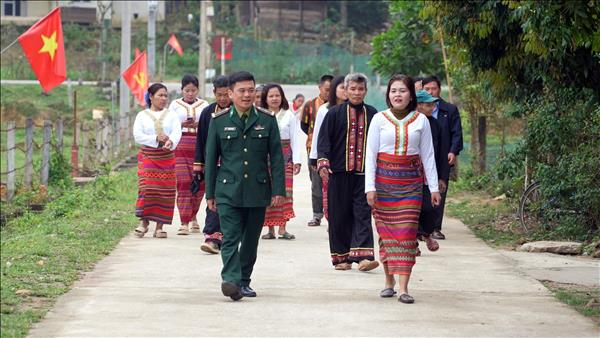 លើកស្ទួយតួនាទីអ្នកមានប្រជាប្រិយភាពក្នុងការឃោសនានៅតំបន់បងប្អូនជនជាតិ