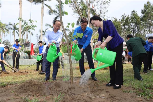 Phó Thủ tướng Phạm Thị Thanh Trà dự Lễ ra quân Tháng Thanh niên và phát động Tết trồng cây