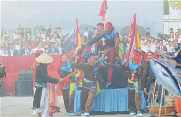 Rộn ràng lễ hội cầu ngư lâu đời nhất xứ Huế