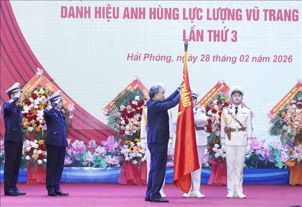 La Marine est appelée à soutenir les pêcheurs et protéger la souveraineté nationale