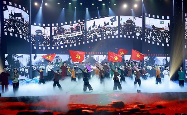 Programme politico-artistique:  Le Premier ministre Pham Van Dong - Une vie pour le pays et le peuple 