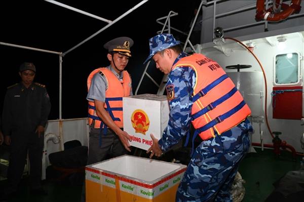 越南国会和各级人民议会代表选举：多个海上执勤单位提前投票