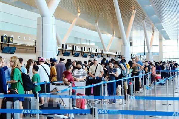 Ho Chi Minh Citys travel firms activate emergency response for Middle East tours