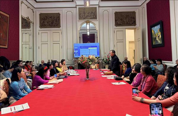 Phụ nữ Việt tại Bỉ rộn ràng đón Xuân và ngày 8/3