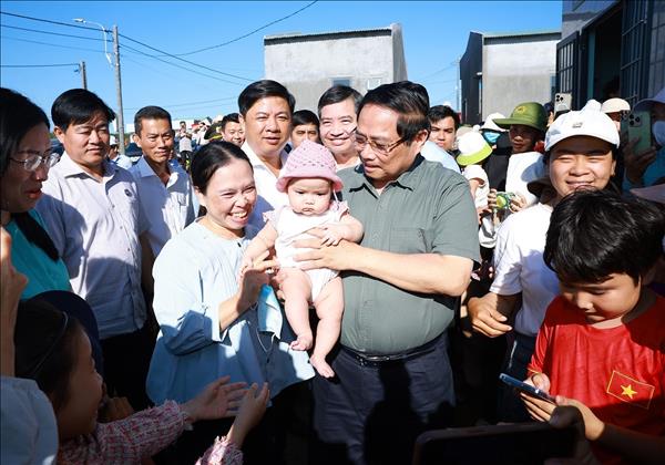 Thủ tướng Phạm Minh Chính kiểm tra các tuyến đường bộ cao tốc và kết quả triển khai Chiến dịch Quang Trung ở miền Trung