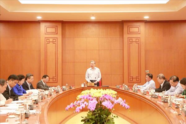 Party chief holds working session with Party Central Committees Office