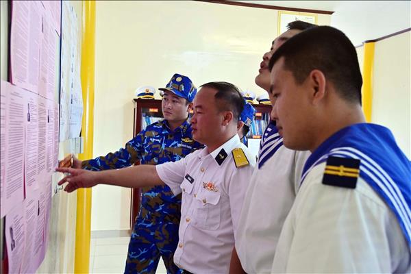 Bầu cử sớm tại khu vực cụm Ba Kè ngoài khơi vùng biển Việt Nam