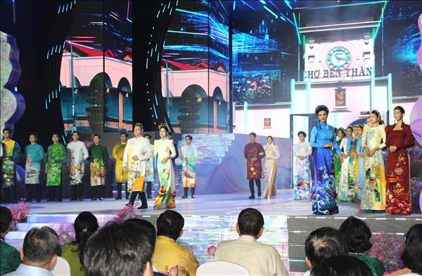 2026 호찌민시 아오자이 축제 개막…‘황금빛 실크, 열망을 짜다