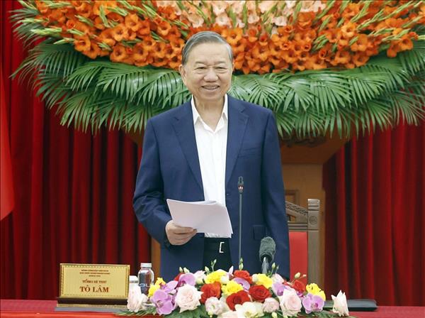 Bilan dun siècle de direction du Parti pour orienter le développement jusquen 2130