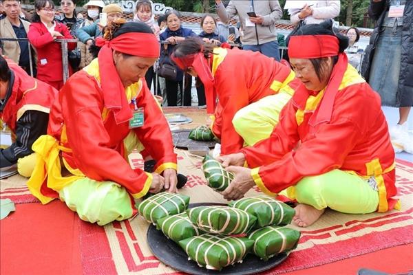 2026년 꼰선-끼엡박 봄 축제, 활기 넘치는 ‘바인쯩·바인저이 만들기 대회 개최