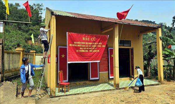 Đồng bào Bru - Vân Kiều rộn ràng chuẩn bị cho ngày bầu cử sớm