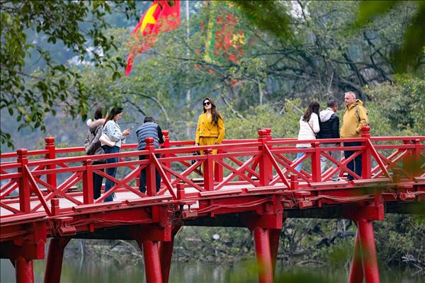 Hanoi named among worlds 50 most beautiful cities by Condé Nast Traveler