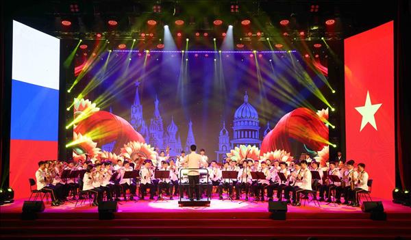  Lâme russe dans le cœur du Vietnam  : un concert célébrant lamitié russo-vietnamienne