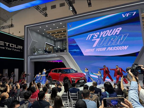 VinFast partners with six e-scooter dealers in Indonesia