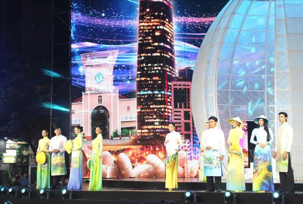 12th Ho Chi Minh City Ao Dai Festival opens with vibrant cultural activities