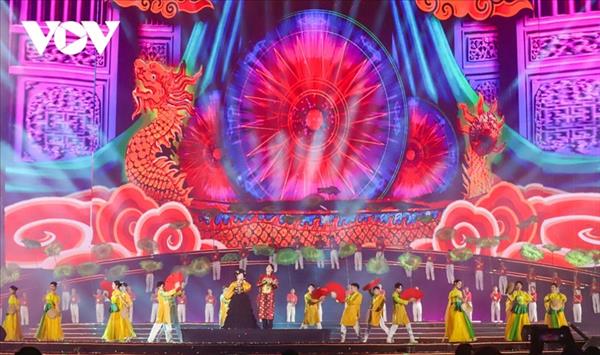 イエン・トゥー遺跡の春祭り