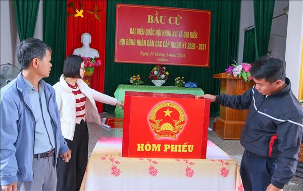 Bầu cử Quốc hội và HĐND: Khí thế ngày hội bầu cử lan tỏa khắp các địa phương ven biển