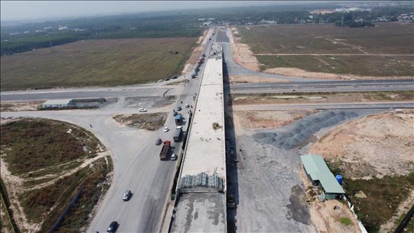 Đôn đốc hoàn thành giải phóng mặt bằng 2 dự án kết nối sân bay Long Thành trong tháng 3