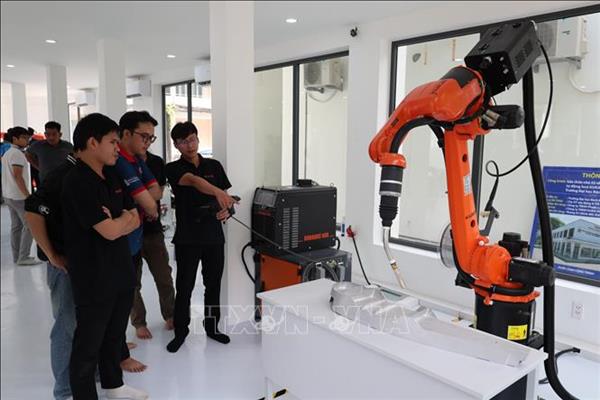 호찌민시 붕따우동, 행정 민원 안내 ‘AI 로봇 전격 도입