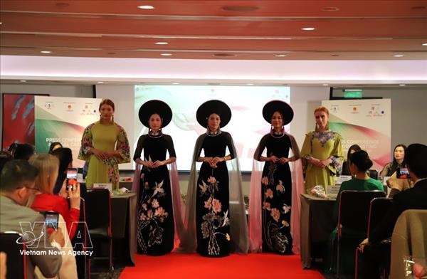 Journey to bring Vietnams Ao dai to global fashion stage