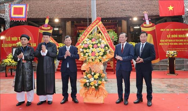 Quần thể đình, chùa, từ chỉ Thổ Hà đón nhận Bằng Di tích quốc gia đặc biệt