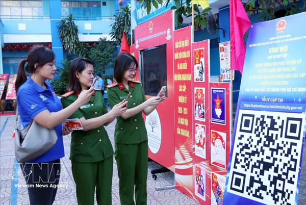 Hô Chi Minh-Ville : le numérique renforce la confiance et la qualité du scrutin