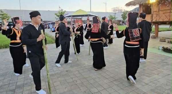Festival de Año Nuevo Ma Gro: oración por la buena suerte y las bendiciones de los Kho Mu