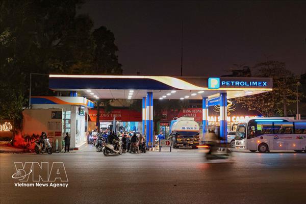 成品油价格大幅下降，RON95汽油每升价格降至2.5万越盾左右