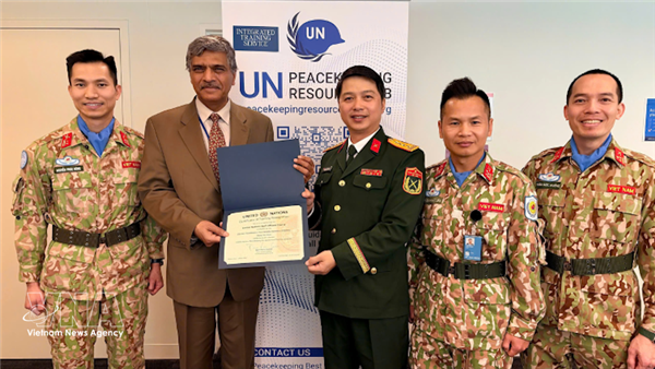 Vietnams first peacekeeping training course gains UN certification