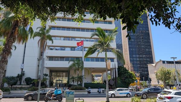 Vietnamese in Israel urged to stay alert as missile, drone attacks surge