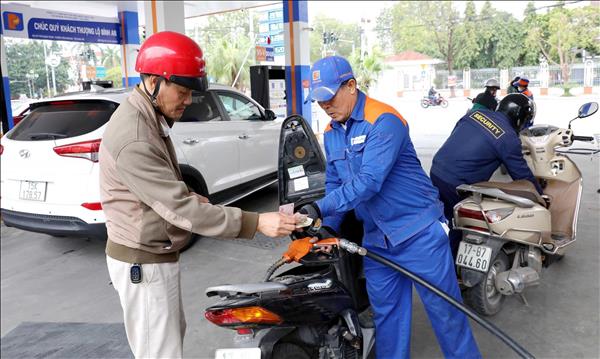 PM orders stronger measures to ensure stable petrol supply
