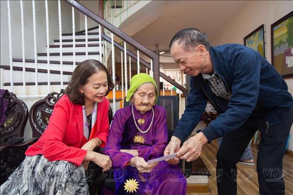 Mẹ Việt Nam anh hùng Nguyễn Thị Tẹo gửi trọn niềm tin vào ngày hội lớn của non sông