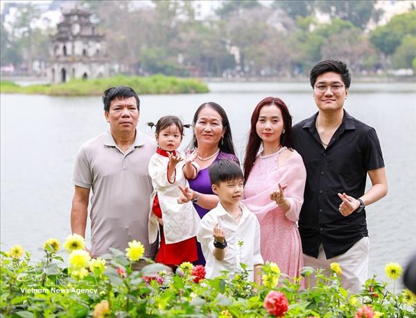 Hanoi promotes family values to mark International Day of Happiness