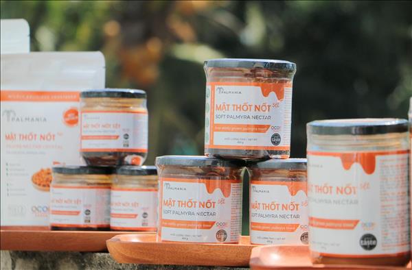 របរផលិតស្ករត្នោតដ៏ផ្អែមត្រជាក់របស់បងប្អូនជនជាតិ ខ្មែរ តំបន់ បៃនូយ