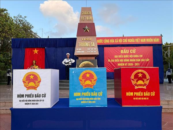 ការហាត់សមចុងក្រោយសម្រាប់ការបោះឆ្នោតនៅកោះ Truong Sa ខេត្តខាញ់ហ័រ